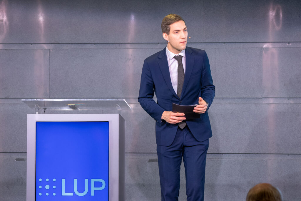 Klima- og miljøminister Andreas Bjelland-Eriksen påpekte at innovative anskaffelser er klimapolitikk i praksis.