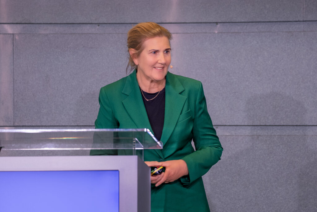 Ingrid Dahl Hovland Staten Vegvesen forteller om samarbeid med andre gjennom anskaffelser.