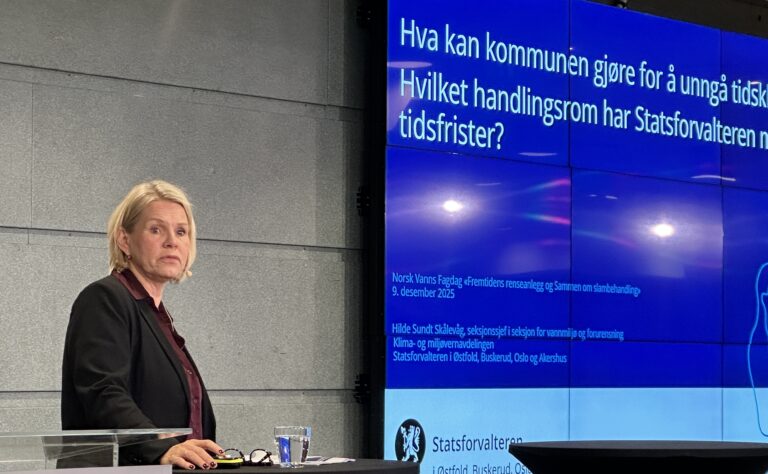 Hilde Skålevåg Seksjonssjef for Statforvalteren i Oslo, Akershus, Østfold og Buskerud orienterer om krav til kommunene.